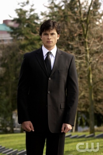 TheCW Staffel1-7Pics_266.jpg - "Descent"-- Pictured  Tom Welling as Clark Kent in SMALLVILLE, on The CW Network. Photo: Michael Courtney/The CW © 2008 The CW Network, LLC. All Rights Reserved.